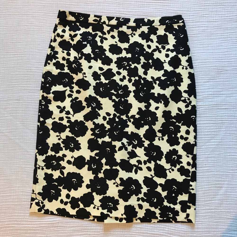 Ann Taylor Loft black floral pencil skirt